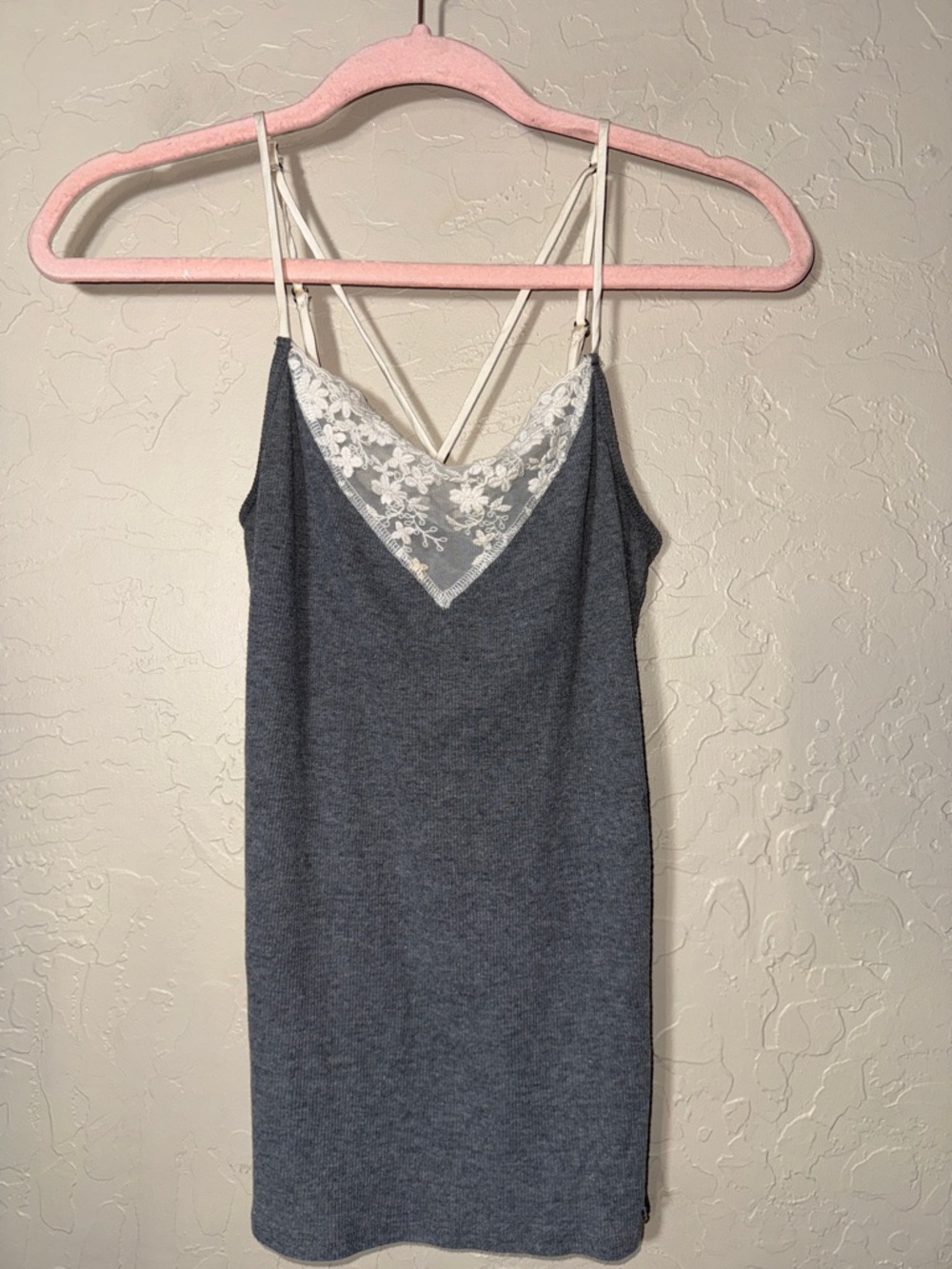 Hollister Y2K style ribbed lace trim tank top size medium